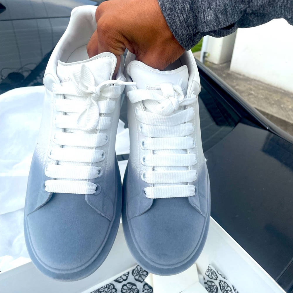 ALEXANDER MCQUEEN White & Grey Felted
Oversized Sneakers